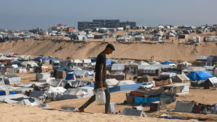 Israel, bajo presi&oacute;n, promete dejar entrar m&aacute;s ayuda a Gaza