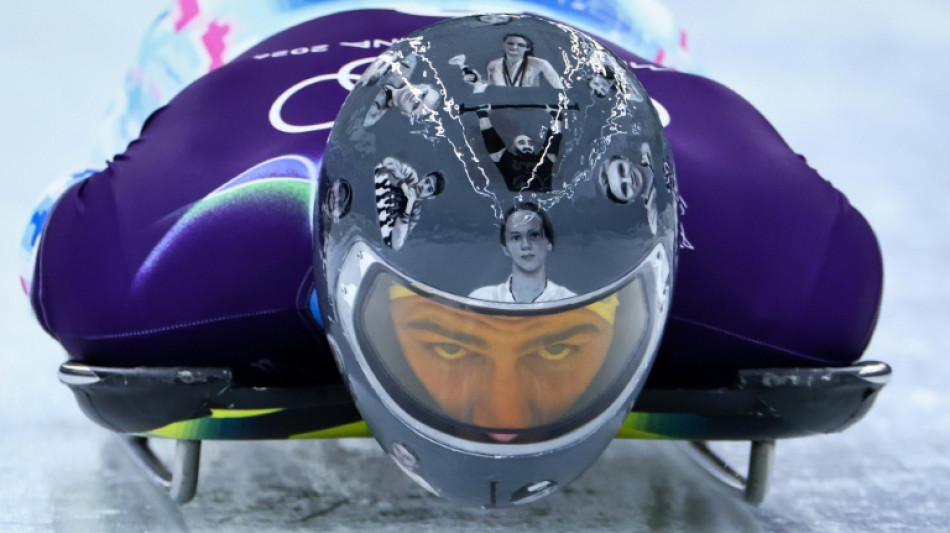 Zelensky defende uso de capacete nos Jogos de Inverno com fotos de atletas ucranianos mortos pela R&uacute;ssia