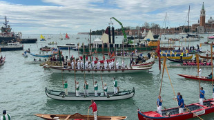 Il popolo del mare saluta l'Amerigo Vespucci a Venezia