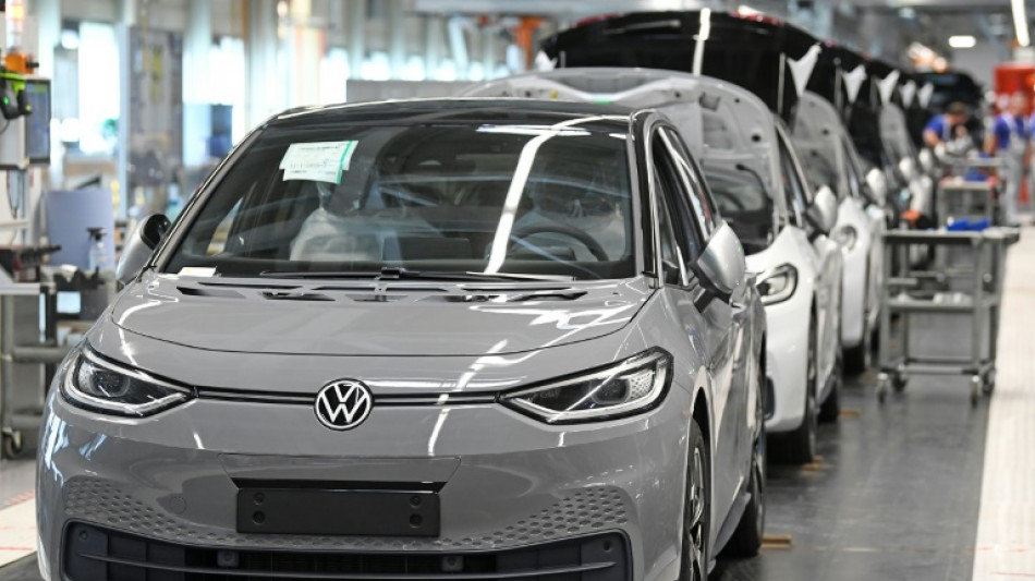 Expertinnen erwarten Werksschlie&szlig;ungen bei VW - Warnung vor staatlichem Eingriff