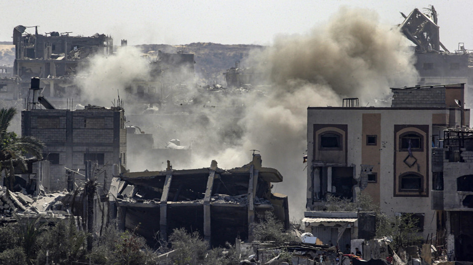 Al Jazeera, pesanti bombardamenti a Gaza City e in Striscia