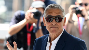 Clooney, 'Usa guidati da persone incapaci, con il voto di midterm torni la normalit&agrave;'