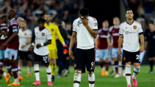 Man Utd face nervy end to season as problems mount