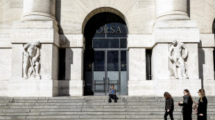 Borsa: Europa peggiora in attesa di Wall Street, Milano -1%