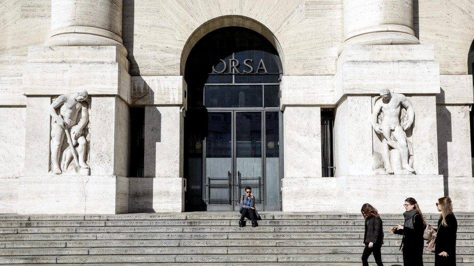 Borsa: Milano azzera il rialzo, scivolano Mps e Mediobanca