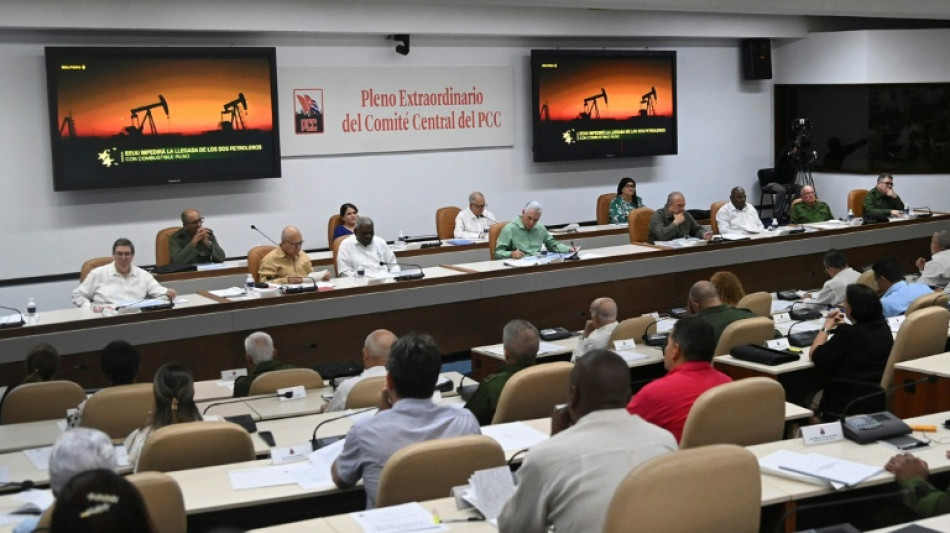 El Partido Comunista de Cuba aprueba reformas hacia una mayor econom&iacute;a de mercado