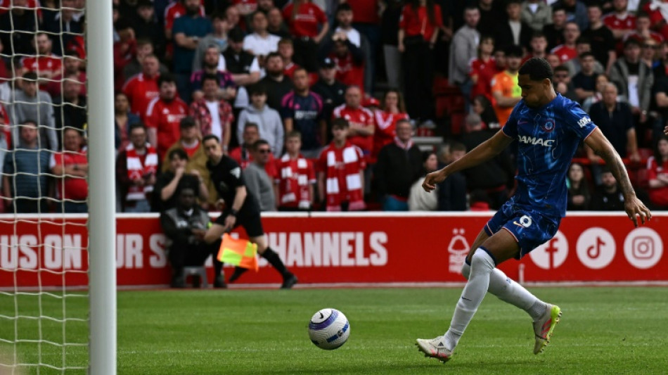 Chelsea boss Maresca eager to sign new defender as Colwill cover