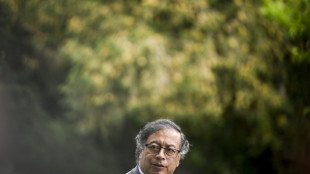 Petro se defiende de las críticas por ir a un club de striptease en Lisboa