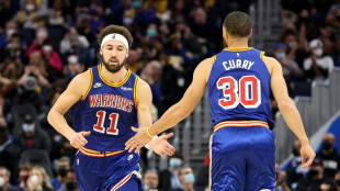 Curry y Thompson afinan la puntería a costa de los Pistons