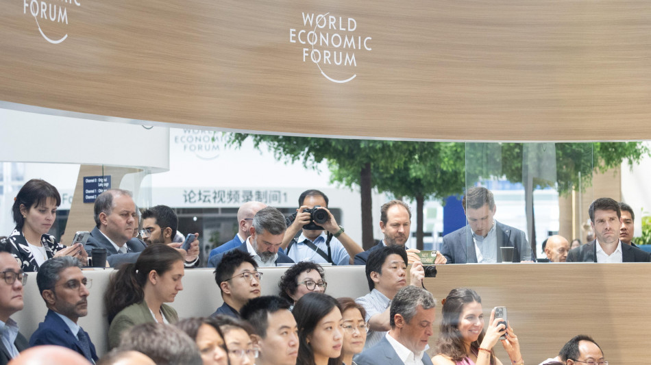 Wef, economia mondiale d'ora in poi perturbata, bassa crescita