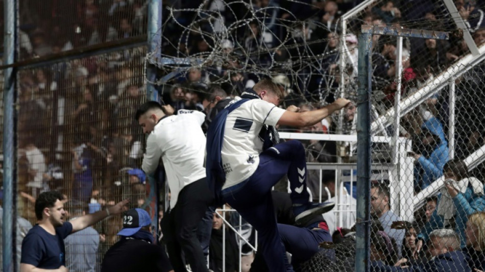 One dead in unrest at Argentina soccer match
