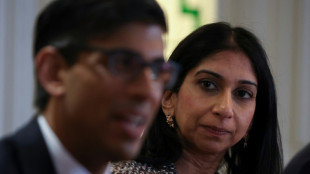 La ministra brit&aacute;nica de Interior niega haber buscado un trato de favor tras el exceso de velocidad