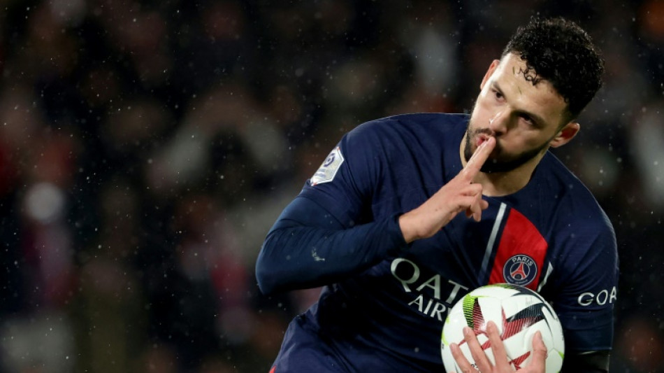 Ligue 1: Paris sauv&eacute; in extremis, l'OM et Gasset encha&icirc;nent 