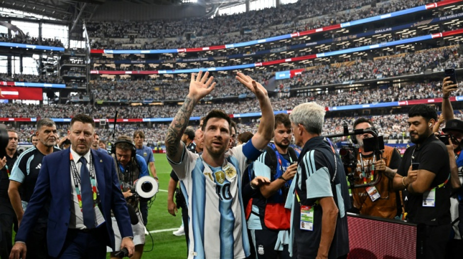 Messi lleva a Argentina a 16avos y logra r&eacute;cord de goleador en el  Mundial