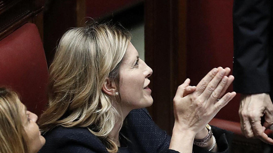 Giunta approva richiesta di chiarimenti su Bartolozzi