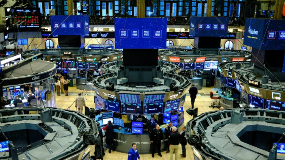 Wall Street esp&egrave;re terminer l'ann&eacute;e dans le vert