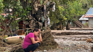El tif&oacute;n Fung-wong inunda ciudades filipinas y deja cinco muertos a su paso