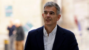 Nuevo director de la BBC asume el cargo en plena crisis de la cadena brit&aacute;nica