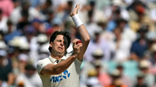 Henry strikes as New Zealand strengthen grip against England