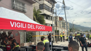Vigili del fuoco italiani individuano tre persone in vita a La Guaira