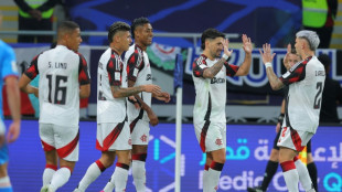 Flamengo vence Cruz Azul (2-1) e avan&ccedil;a &agrave; semifinal da Copa Intercontinental