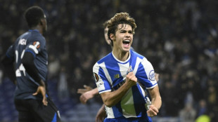 Oporto, Betis y Roma van a octavos en Europa League, Feyenoord eliminado