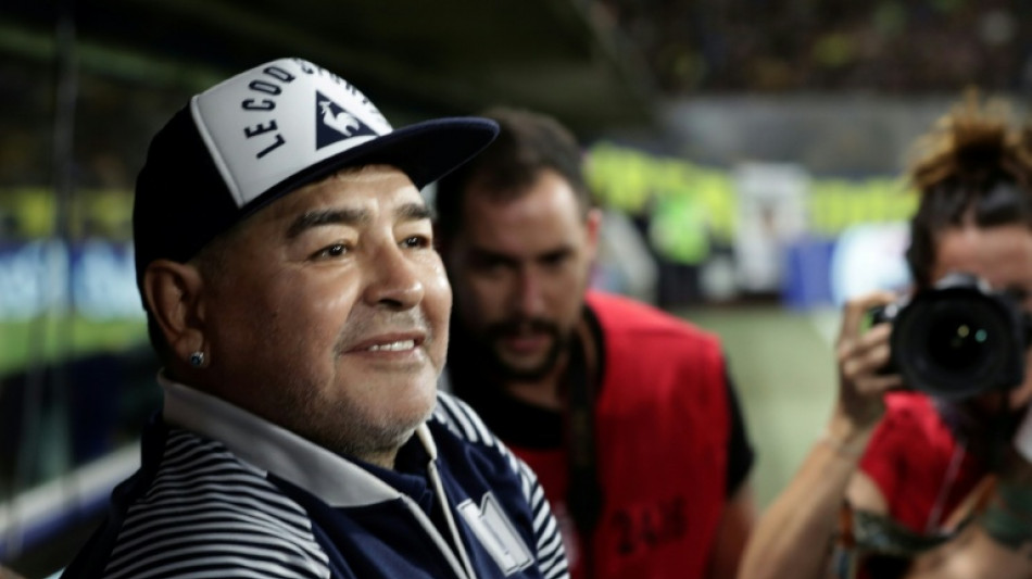 Maradona teve morte s&uacute;bita e covid-19 pode ter sido causa, diz testemunha em julgamento