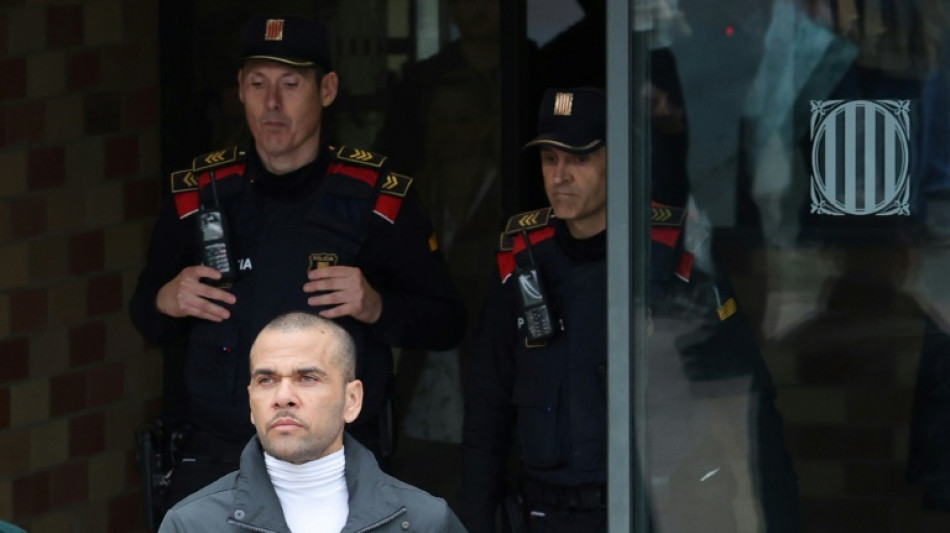 La condamnation pour viol de l'ex-star du Barça Dani Alves annulée en appel