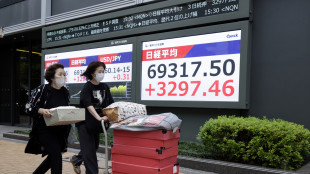 Borsa Tokyo aggiorna record, Nikkei supera per la prima volta quota 70mila