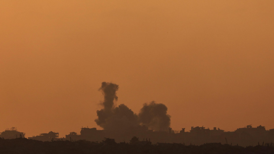 Media, 'almeno 38 morti a Gaza nei raid notturni'