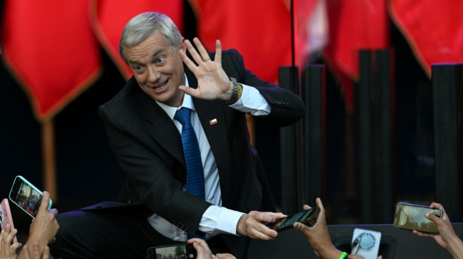 Présidentielle au Chili: le candidat d'extrême droite promet un retour à "l'ordre et la sécurité"