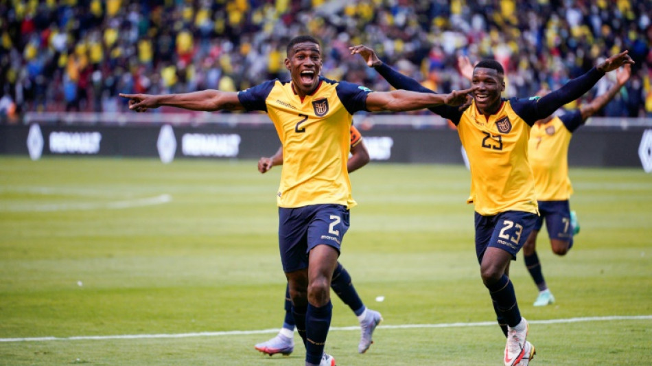 Ecuador urged to 'stay strong' as rare World Cup qualification nears