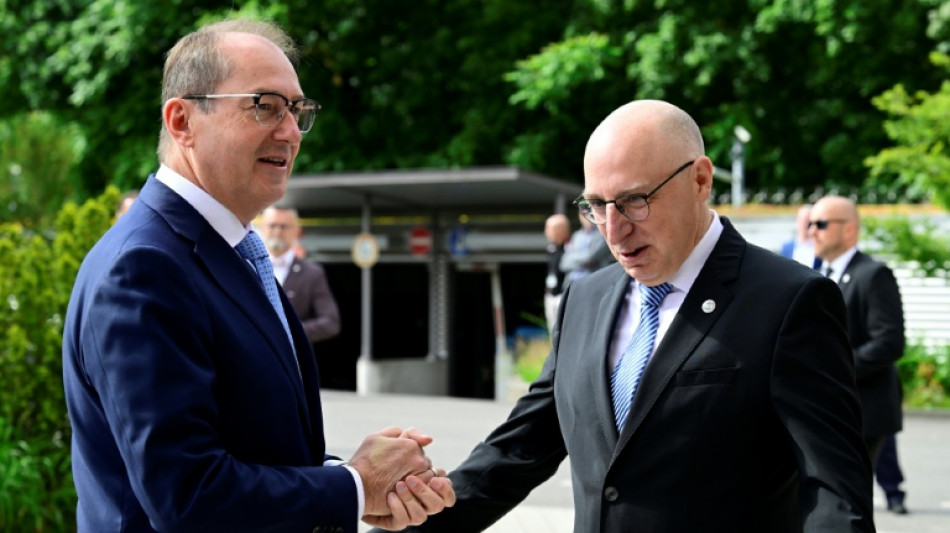 Dobrindt und Selen stellen Verfassungsschutzbericht vor