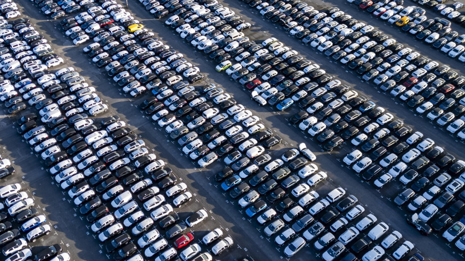 Istat, ad agosto export -1,1% sull'anno, verso Usa -21,1%