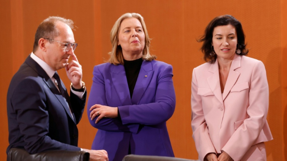 Dienstwagen-Check der Deutschen Umwelthilfe: Rote Karte für sieben Bundesminister