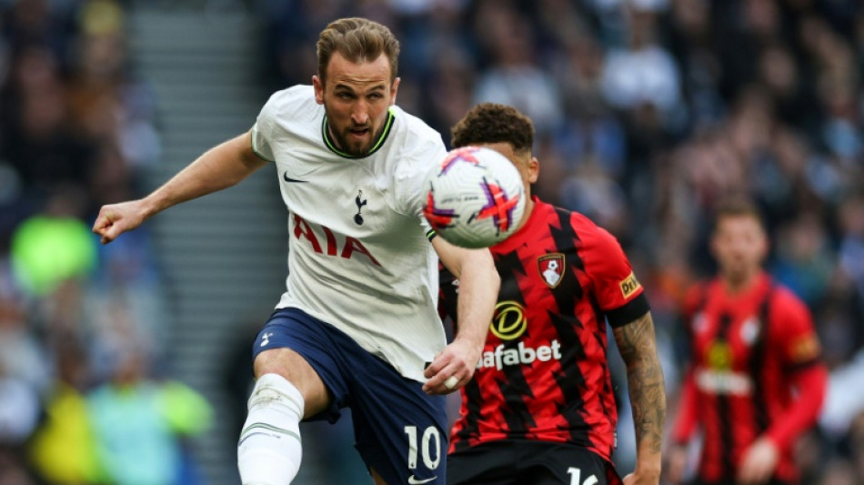 Kane can win a trophy at Tottenham, says Levy
