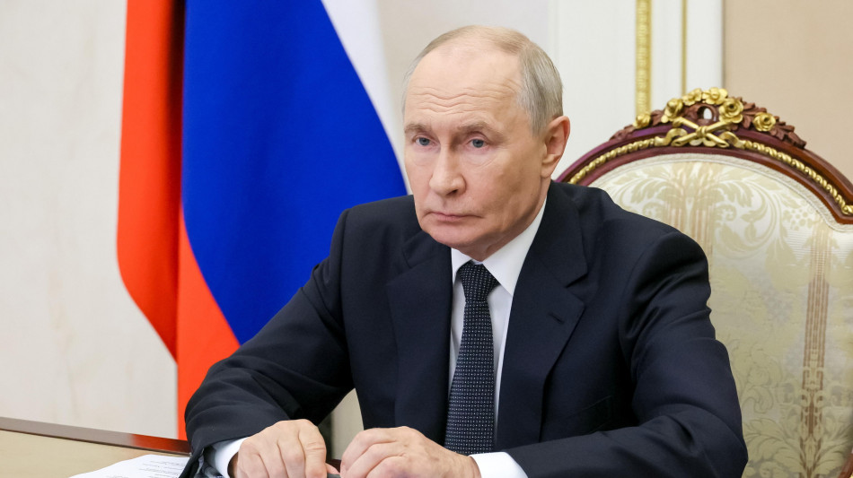 Putin riconosce 'danni all'economia' dai raid Kiev 'ma per loro nessun vantaggio'