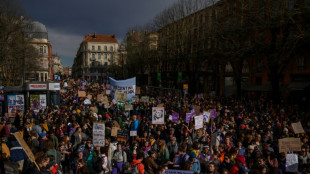 Des milliers de manifestants en France pour l'&eacute;galit&eacute; femmes-hommes et contre le "masculinisme"