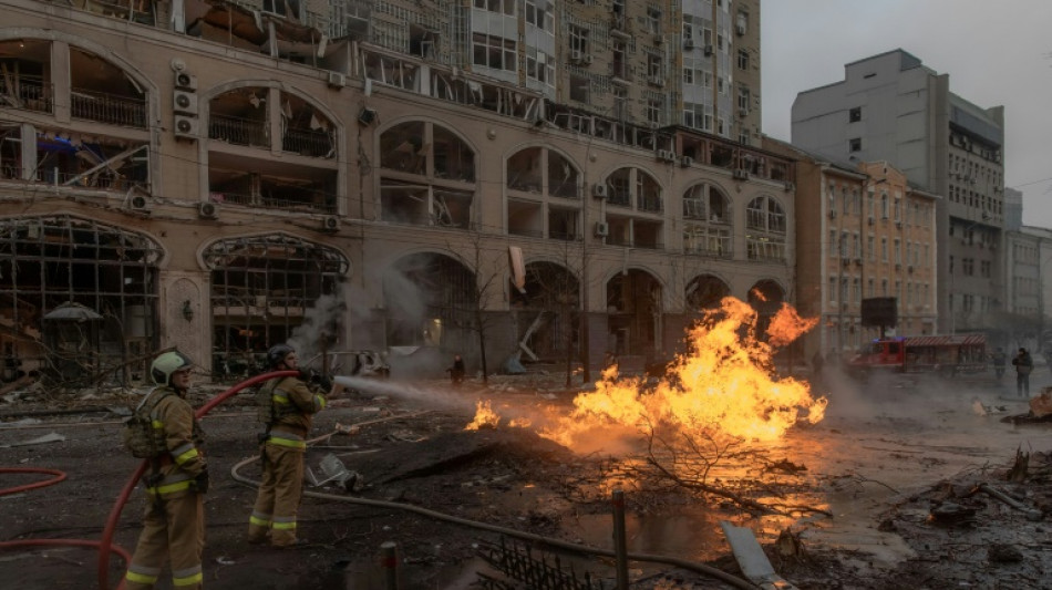 Ukraine: un mort et des ambassades endommag&eacute;es dans une frappe de missiles russes sur Kiev