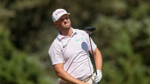Clark leads Burns by one as US Open back-nine drama begins