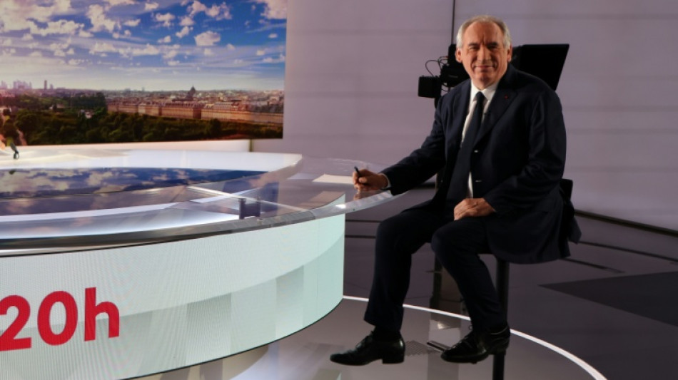 A quatre jours de sa chute attendue, Bayrou défend un gouvernement qui ne se "défile" pas