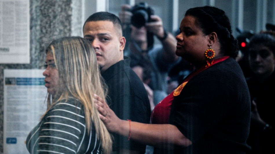 Jueza estadounidense suspende deportación de salvadoreño a Uganda