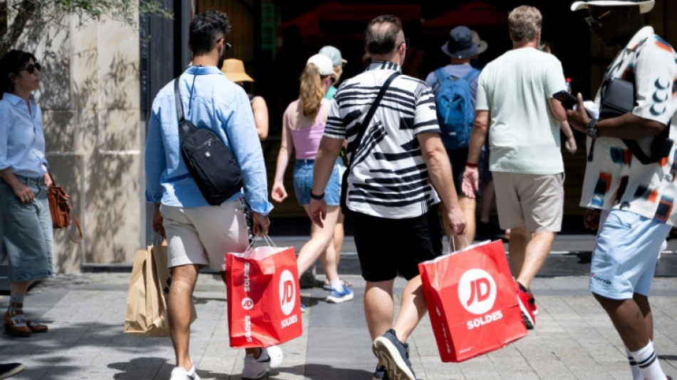 Les soldes en pleine canicule: "catastrophe" pour certains, "aubaine" pour d'autres