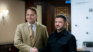 Polonia acusa a Hungría de "chantaje" por bloquear la candidatura de Ucrania a la UE