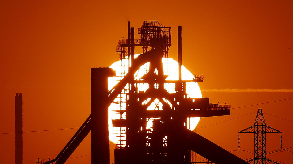 Petrolio in rialzo, Wti a 89,7 dollari al barile (+2,76%)
