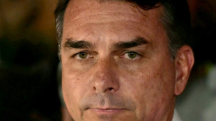 Trump e Milei enfrentam press&atilde;o por fuga de Fl&aacute;vio Bolsonaro para os EUA