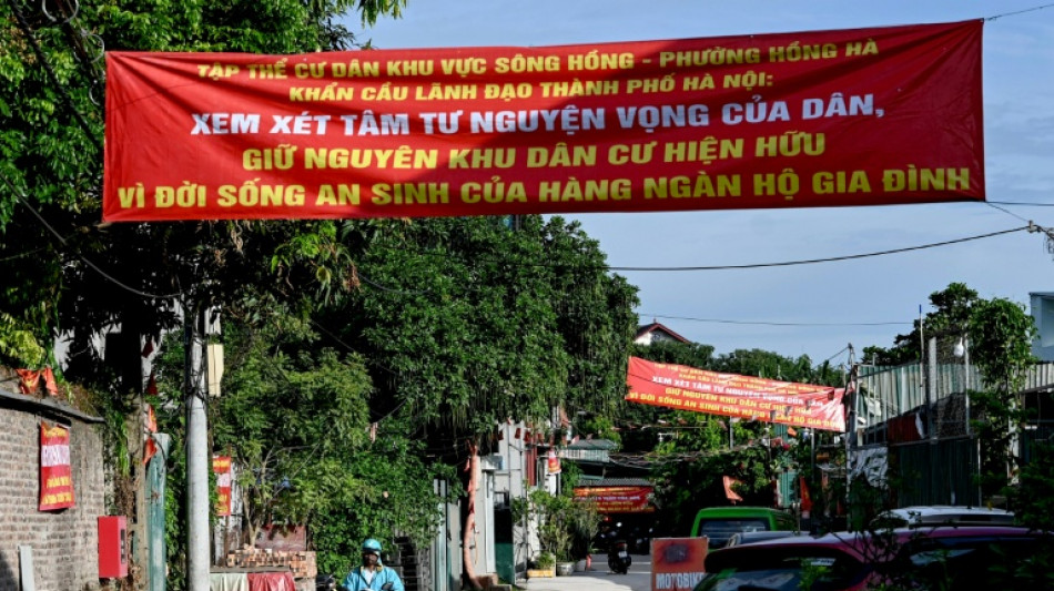 Hanoi residents mount silent protest over home demolitions