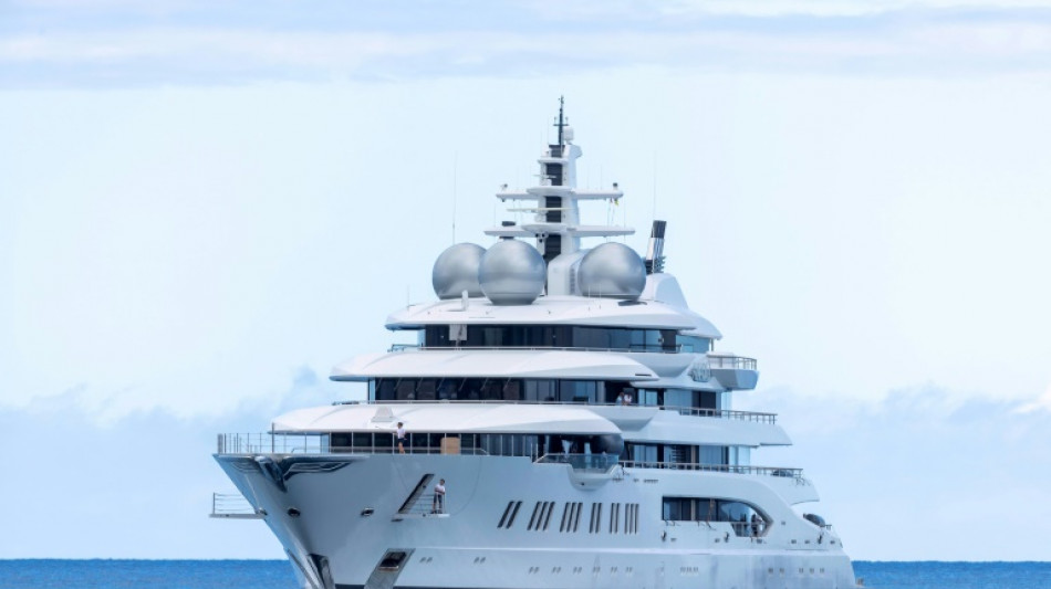Un inmenso yate de un oligarca ruso irá a subasta en EEUU