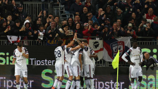 Serie A: il Cagliari &egrave; salvo, restano in lizza Lecce e Cremonese