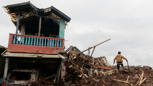 Le bilan d'un glissement de terrain en Indon&eacute;sie monte &agrave; 44 morts